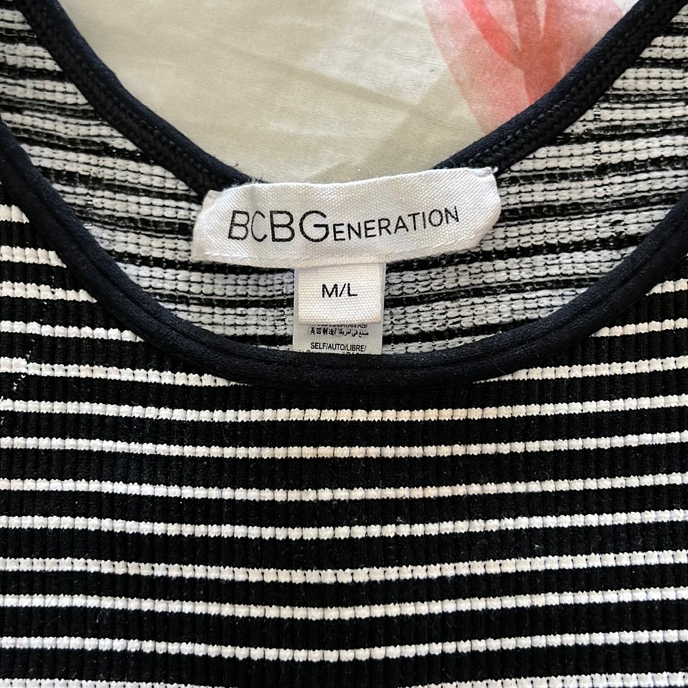 BCBGeneration Bodycon Abstract Seamless Set - Picture 7 of 16